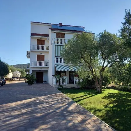 Emanuela Apartman Sukosan