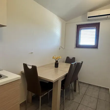 Emanuela Apartment *