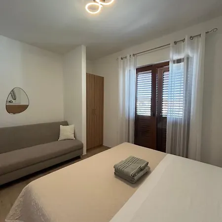 Emanuela Apartment *